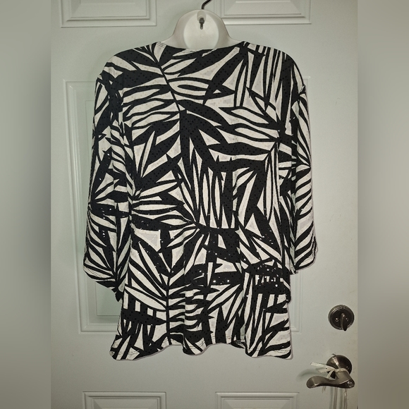 CB Established 1962 Faux Wrap Ruched Side Butterfly Sleeve Embellished Blouse - Picture 5 of 6